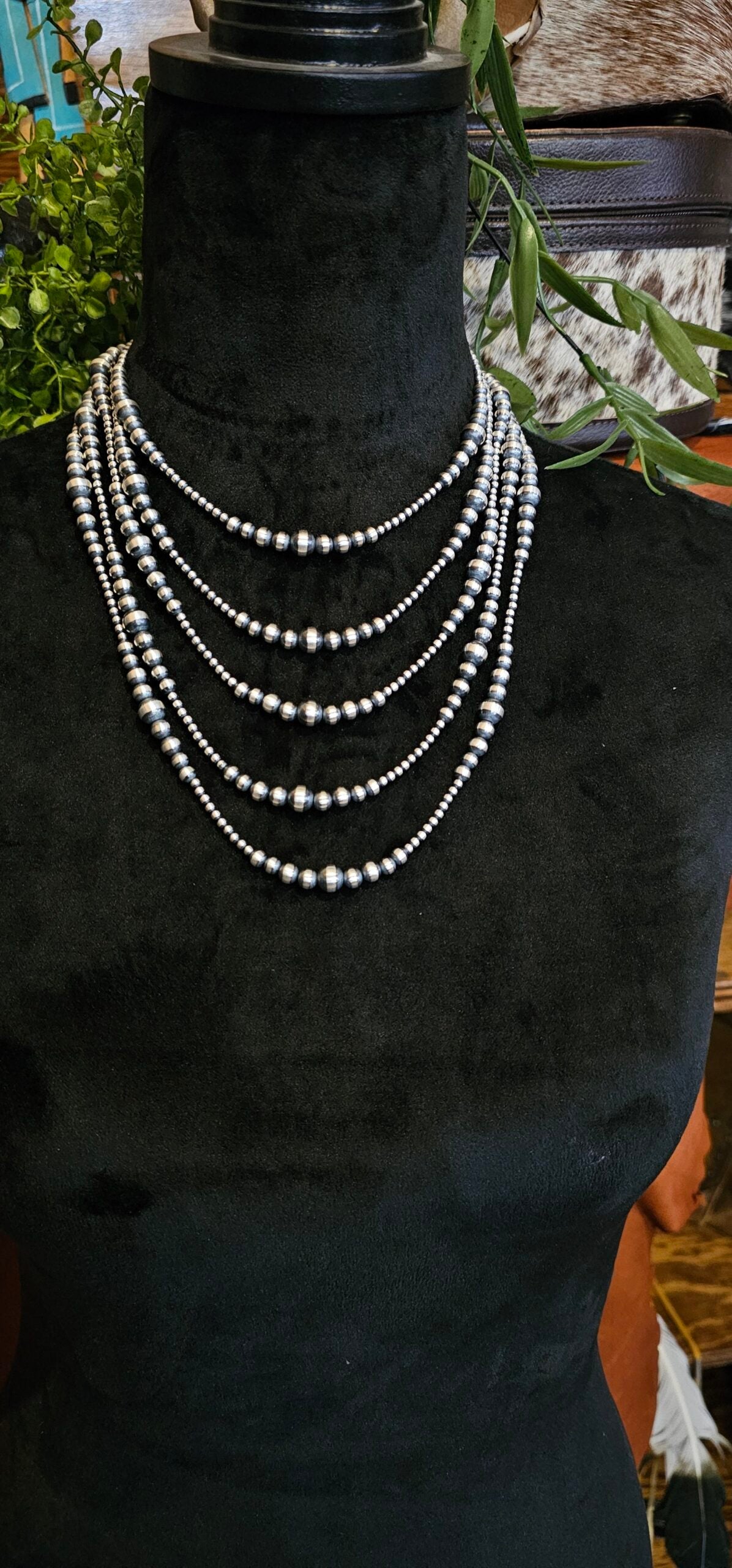 22 IN Dakota Round Navajo Pearl Necklace