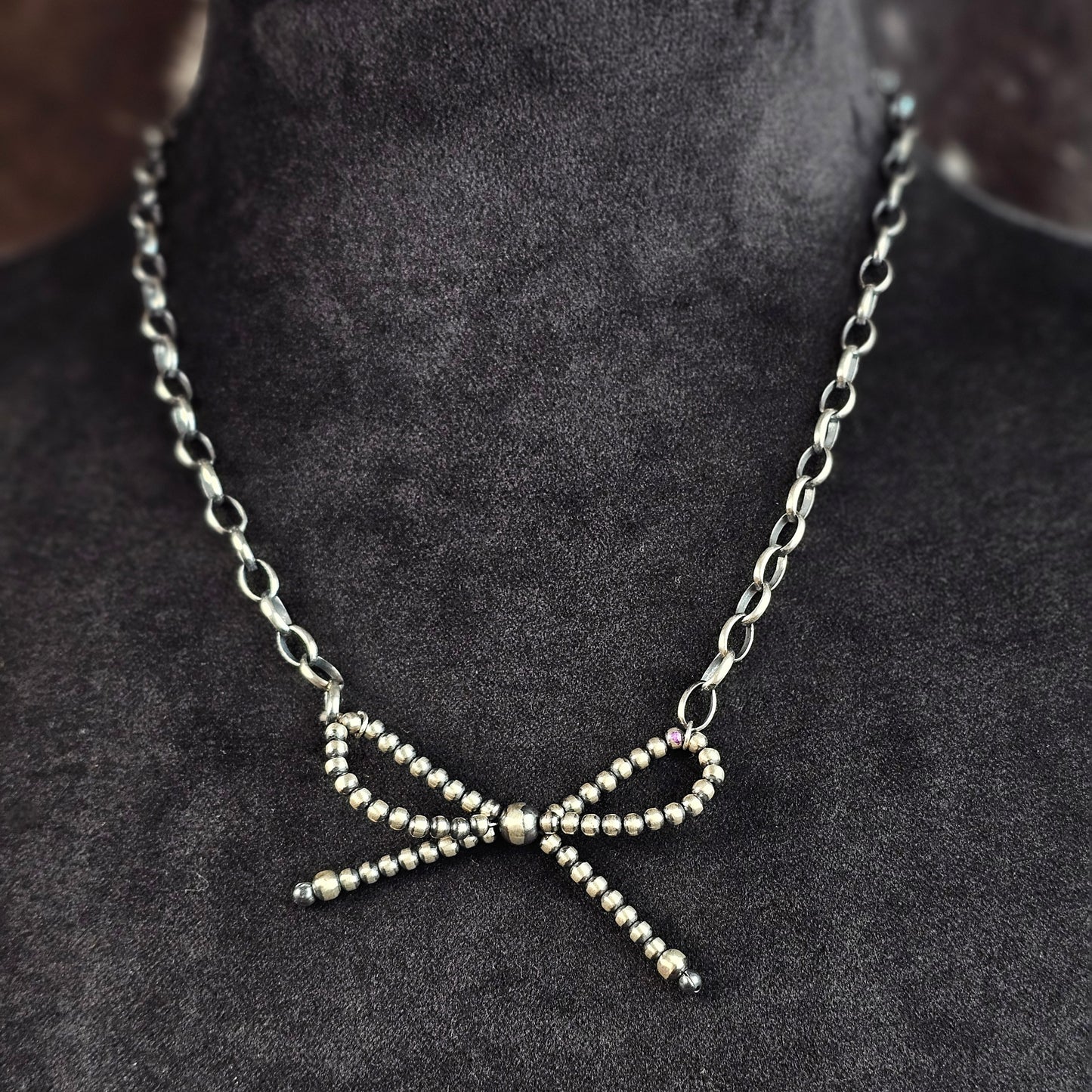 18" Navajo Pearl Bow Necklace