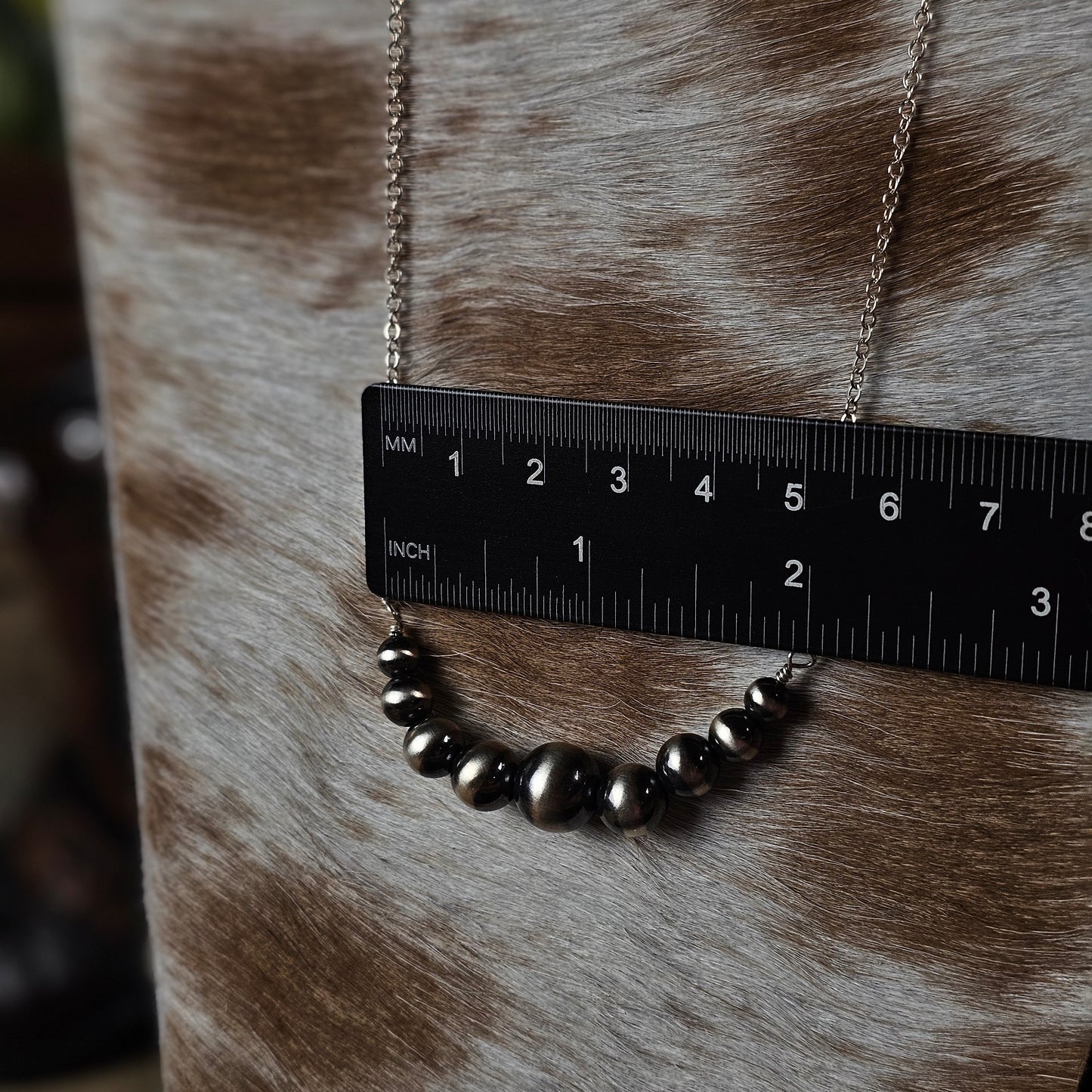 16" Navajo Pearl Bar Necklace - Large Bead
