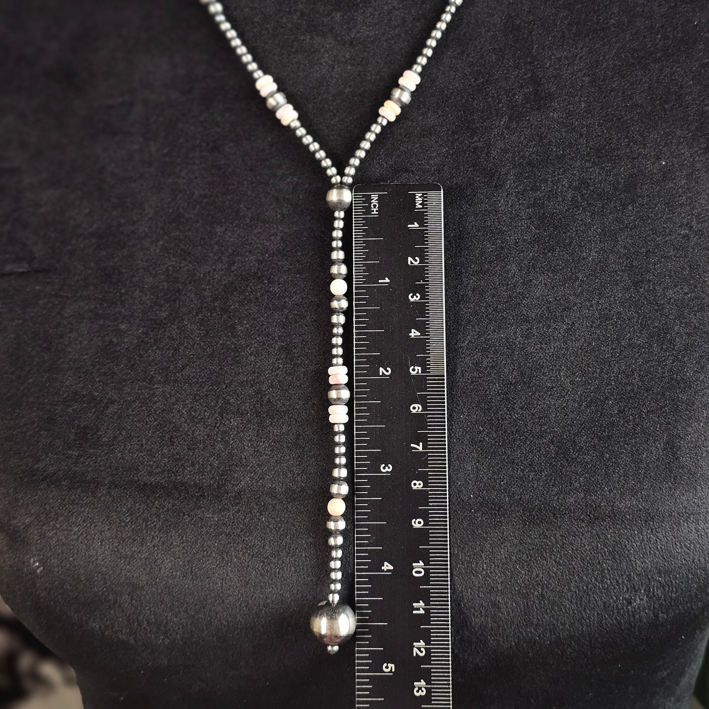 20in. Navajo Pearl Lariat Necklace w/ Pink Conch