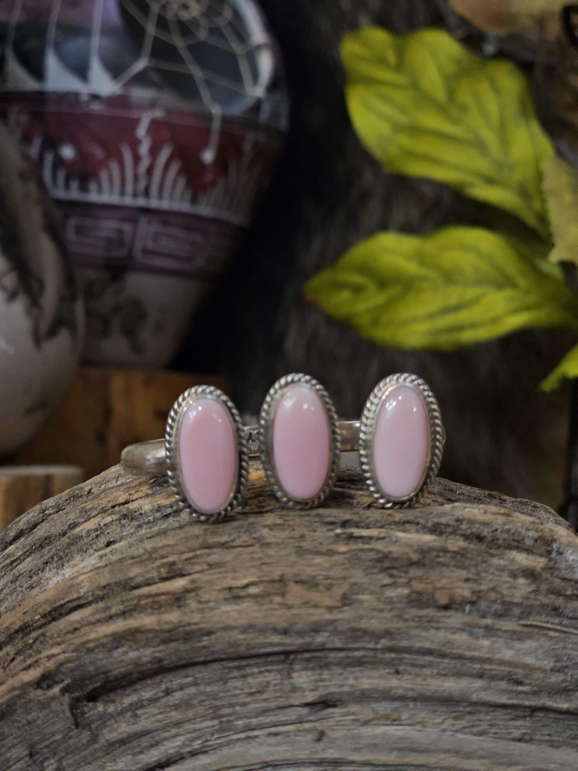 Adjustable Pink Conch Ring