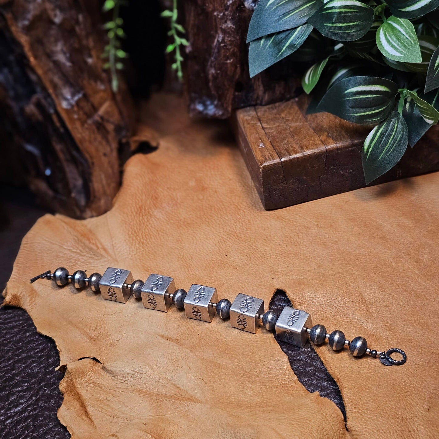 Navajo Pearl Bracelet w/ Box Beads and Saucer Beads