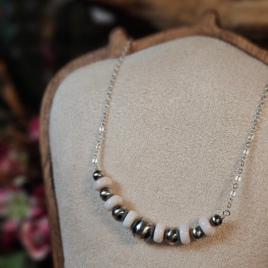 16in. Navajo Pearl Necklace w/ Pink Conch