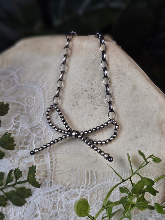 18in. Navajo Pearl Bow Necklace