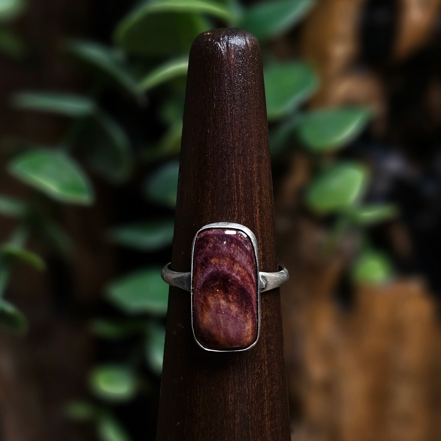 Spiny Oyster Ring - Size 7