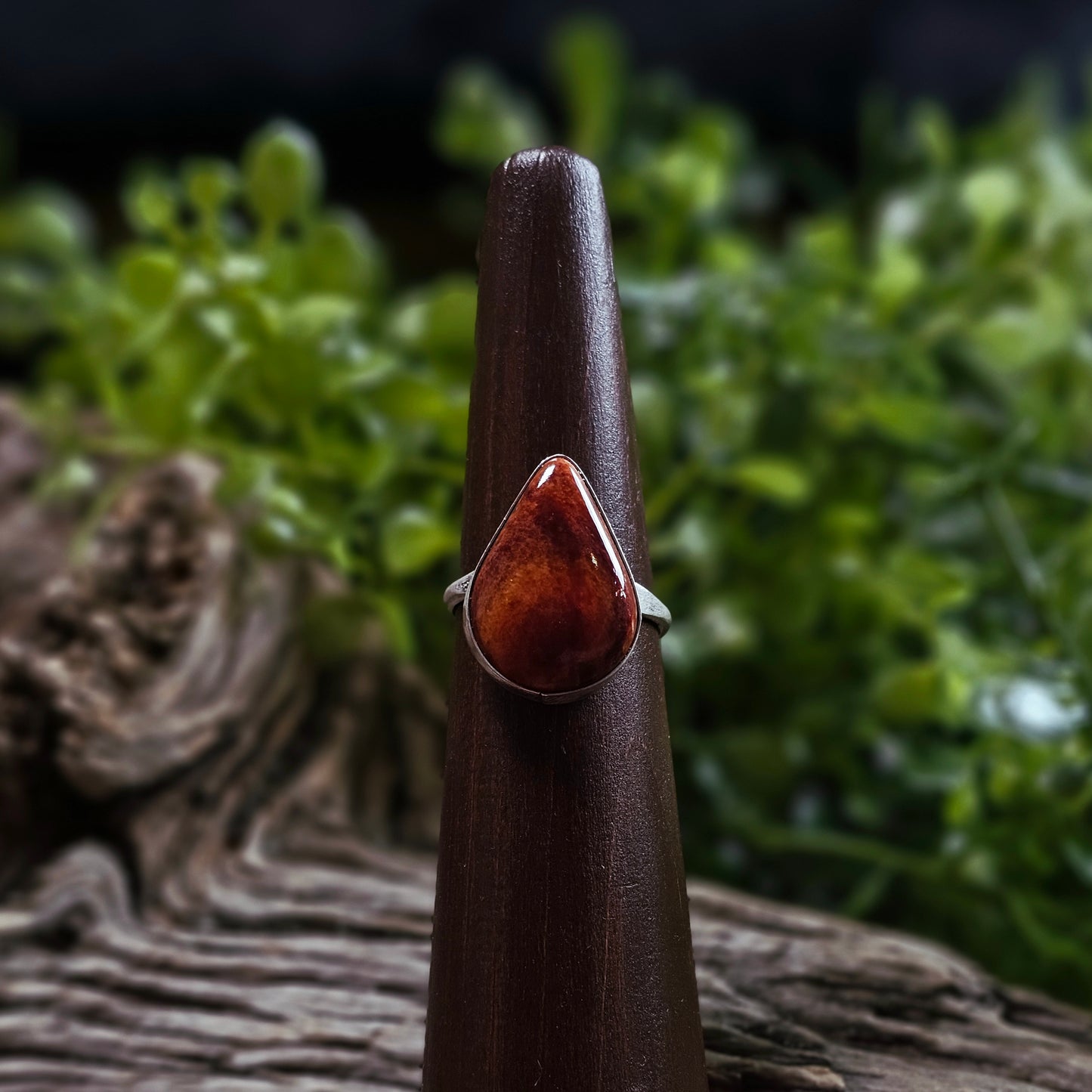 Spiny Oyster Ring - Size 8.5