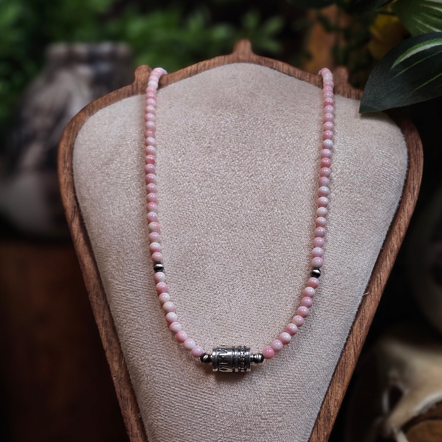 16in. Pink Conch Heishi Necklace w/ Barrel Beads