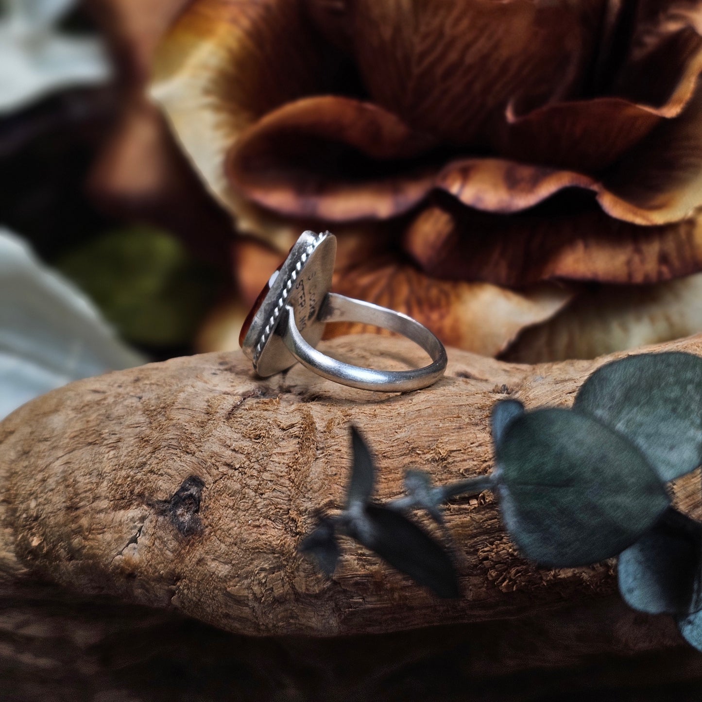 Spiny Oyster Ring - Size 7