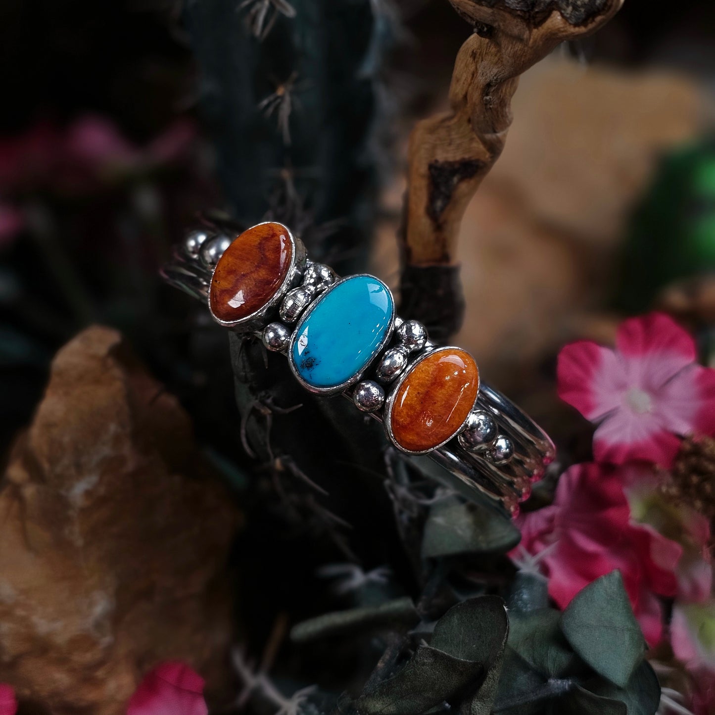 Kingman Turquoise Bracelet w/ Spiny Oyster
