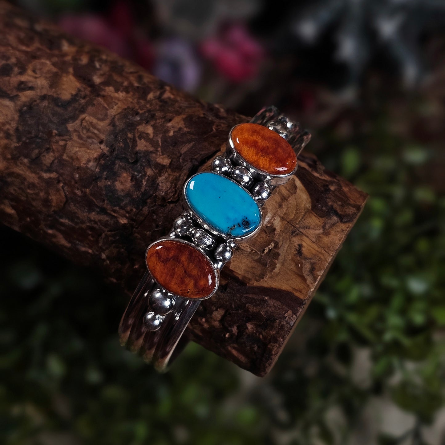 Kingman Turquoise Bracelet w/ Spiny Oyster