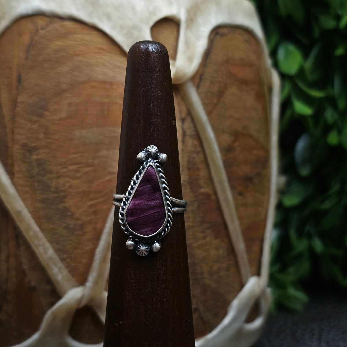 Spiny Oyster Ring - Size 8.5