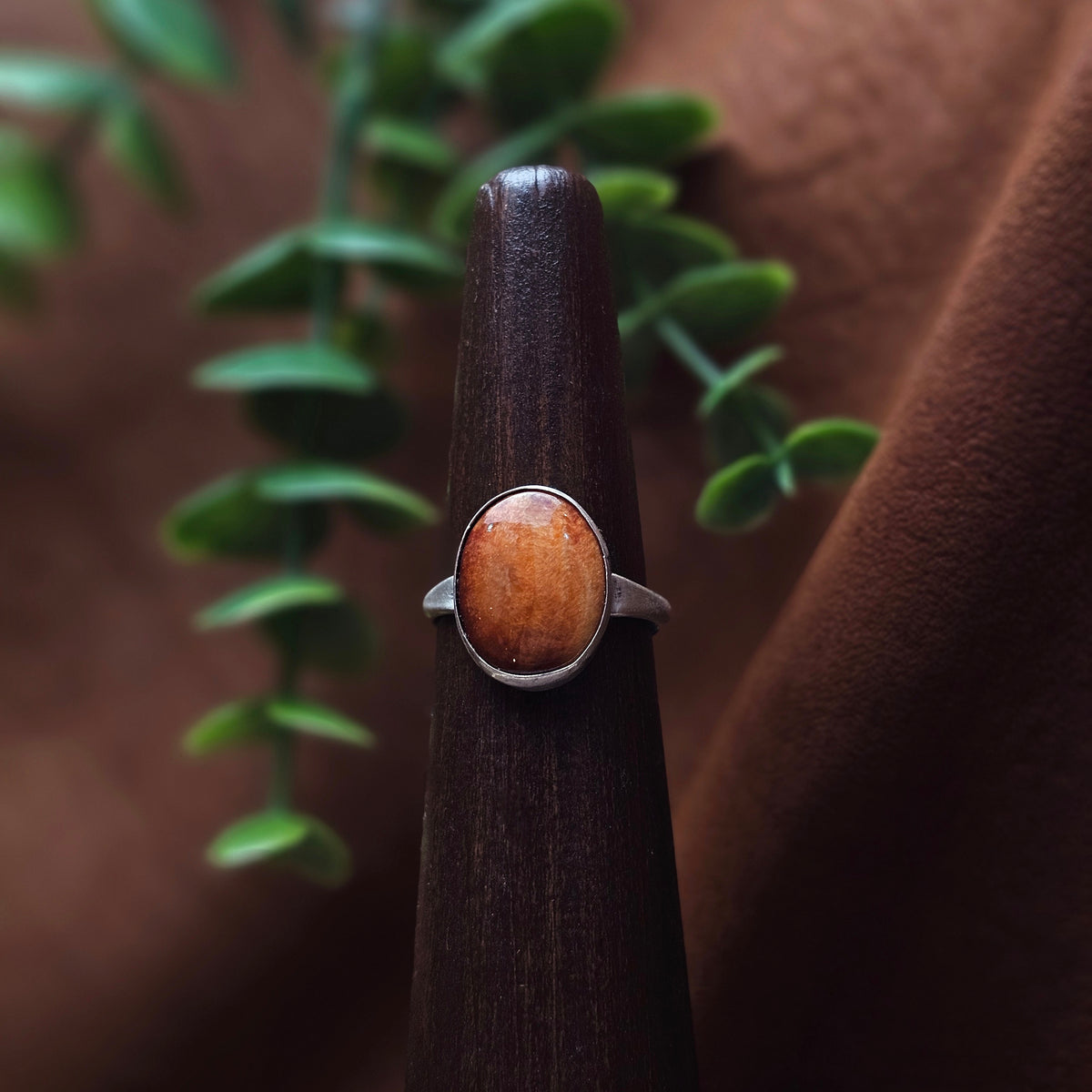 Spiny Oyster Ring - Size 7.5