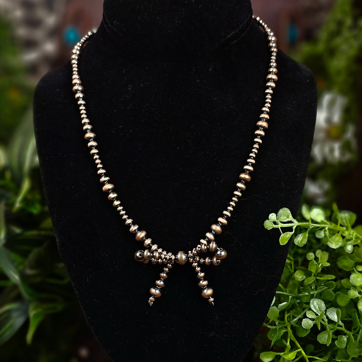 18in. Navajo Pearl Bow Necklace w/ Copper