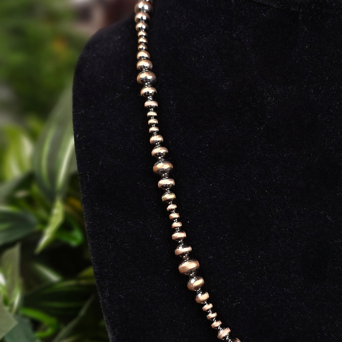 18in. Navajo Pearl Bow Necklace w/ Copper