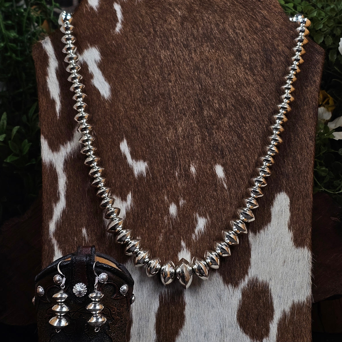 Navajo Pearl Set w/ Handmade Bench Beads