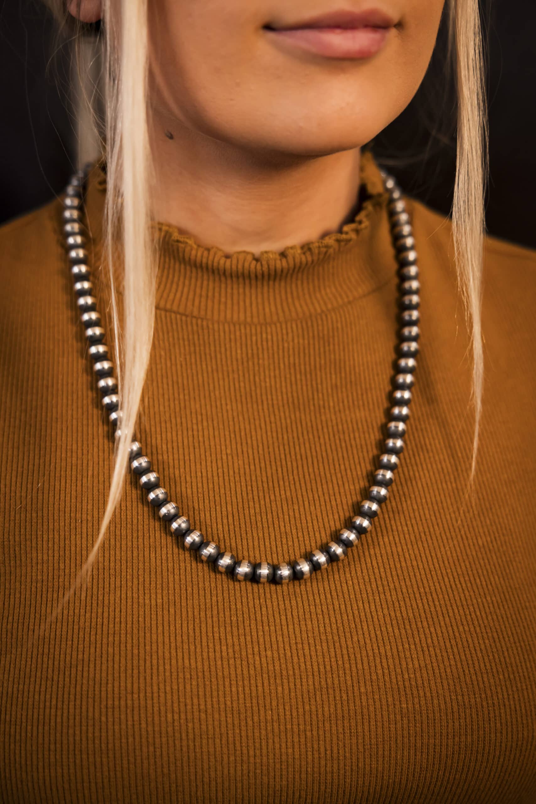 20 IN Navajo Pearls - Varying Bead Size – Dakota Sky Stone