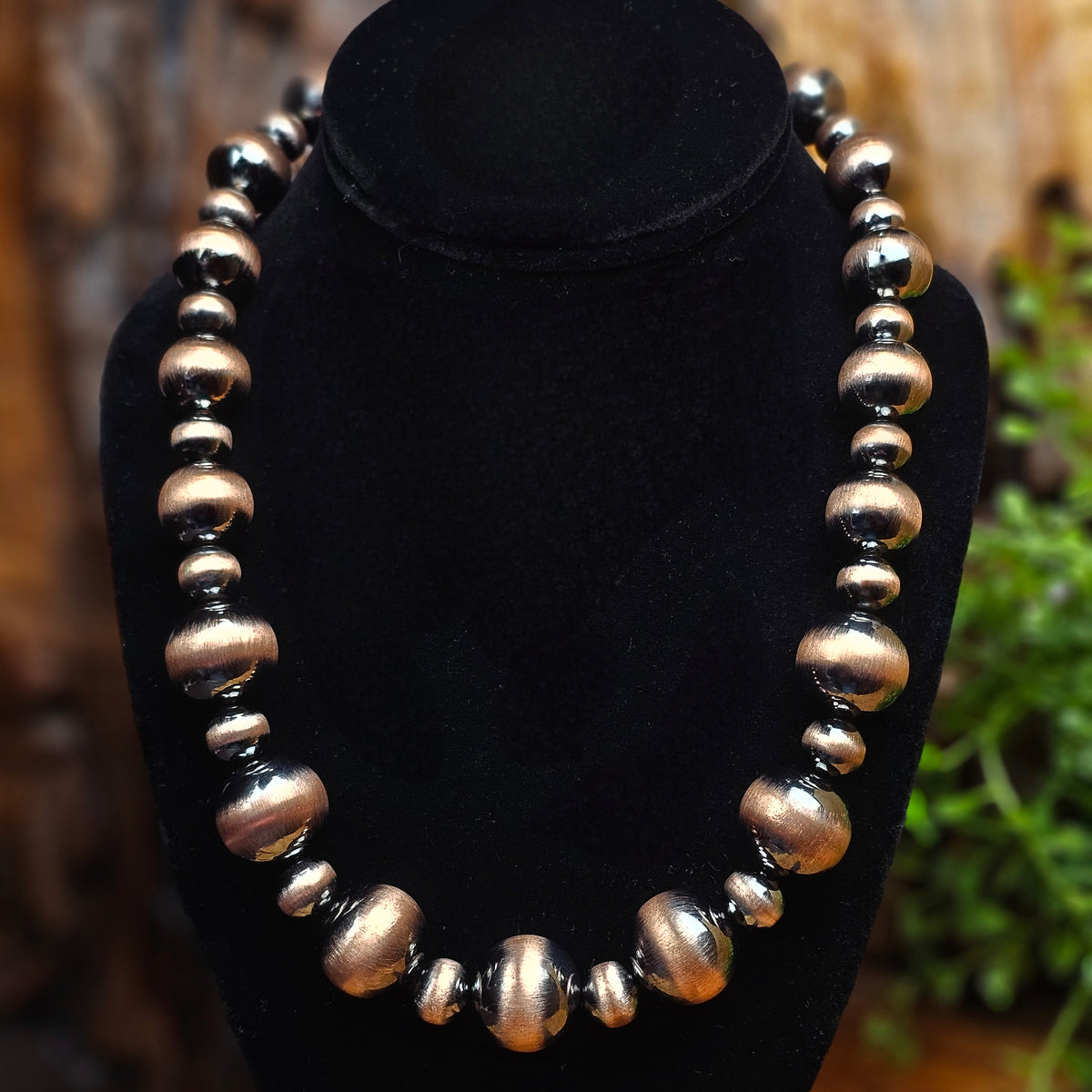 20in. Navajo Pearl Necklace w/ Copper Finish